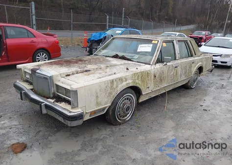 1984 Lincoln Town Car z USA, uszkodzony, nr VIN 1LNBP96F0EY648835